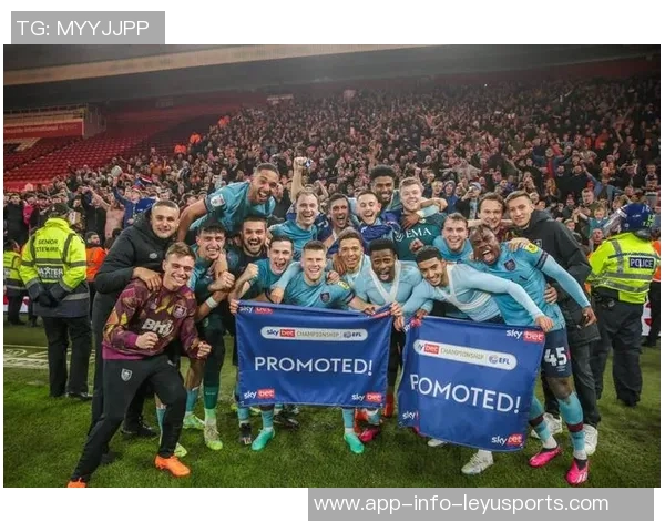 孔帕尼为妻子庆祝40岁生日专程回曼市包下豪华酒店盛大庆典 孔帕尼为妻子庆祝40岁生日专程回曼市包下豪华酒店盛大庆典