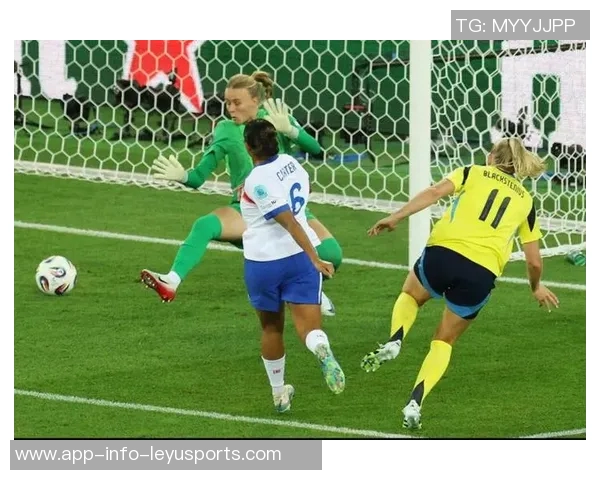 女足惨遭英格兰狂虐0比8后场低级失误令人心痛不已 女足惨遭英格兰狂虐0比8后场低级失误令人心痛不已