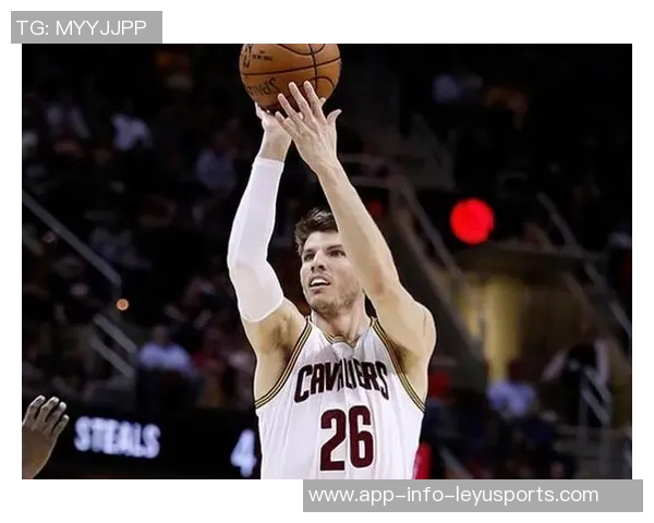 乔治状态低迷出战20分钟仅得10分三分球五投皆失表现令人失望 乔治状态低迷出战20分钟仅得10分三分球五投皆失表现令人失望