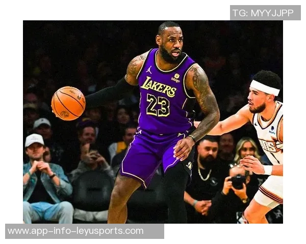 布克遭遇严密防守表现平平13投5中三分球命中率低迷仅得18分6失误