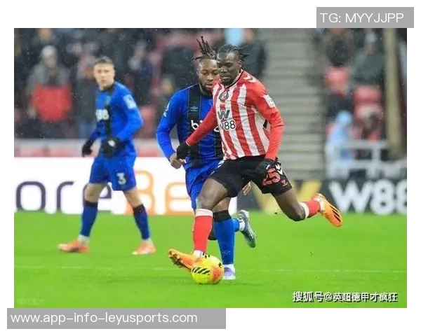 B席谈球队追赶榜首压力称平黑猫在英超是常态